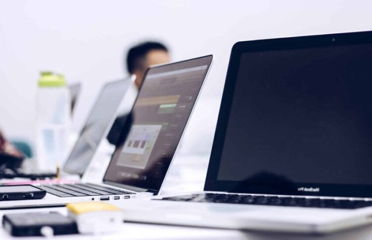 Minimalist Layouts: Maximum Impact, Zero Clutter